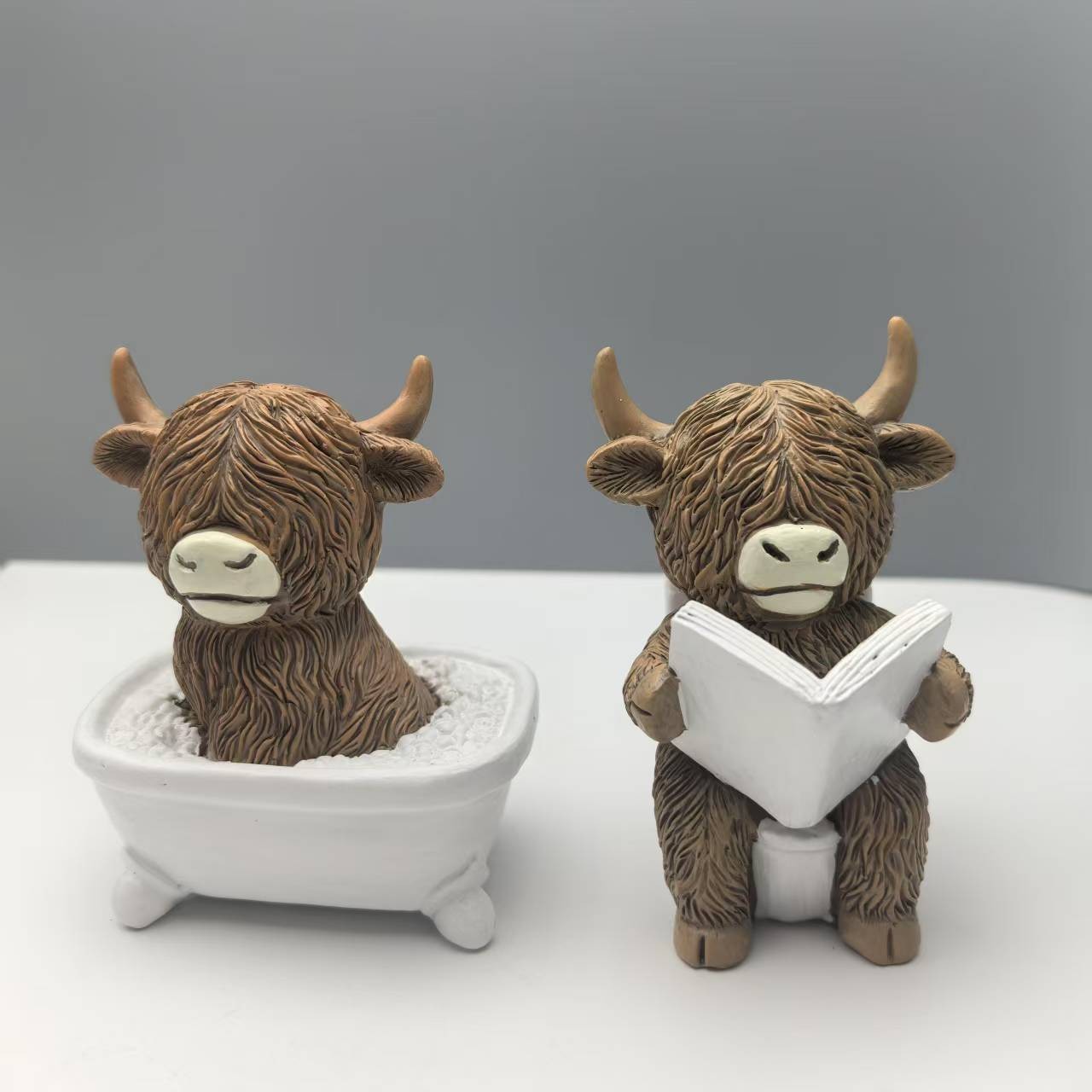 Urocze figurki szkockiej krówk – Home Of The Year Bathroom recenzja i cena